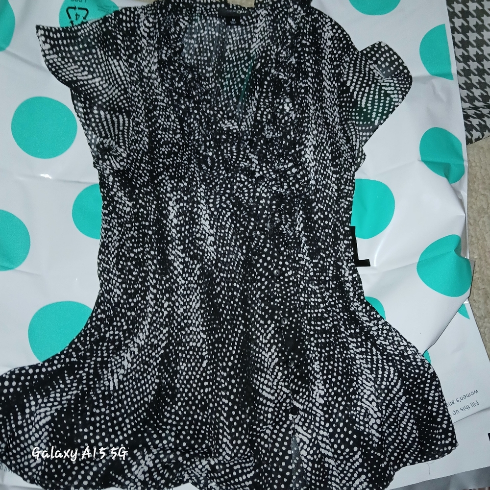 🔲 East 5th Ruffled Black w/white polka dots 🔲